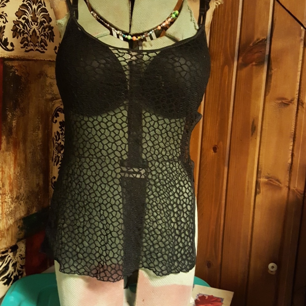 FREDERICK'S OF HOLLYWOOD INTIMATES